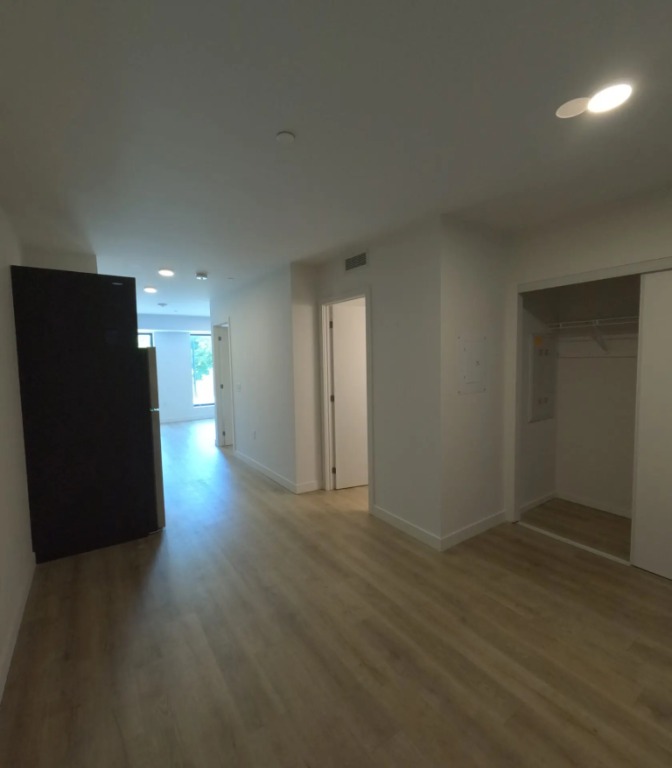 Unit 217 - 1 Bedroom + Den