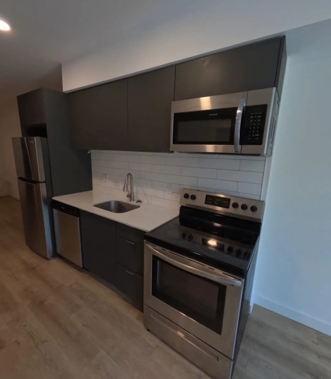 Unit 217 - 1 Bedroom + Den